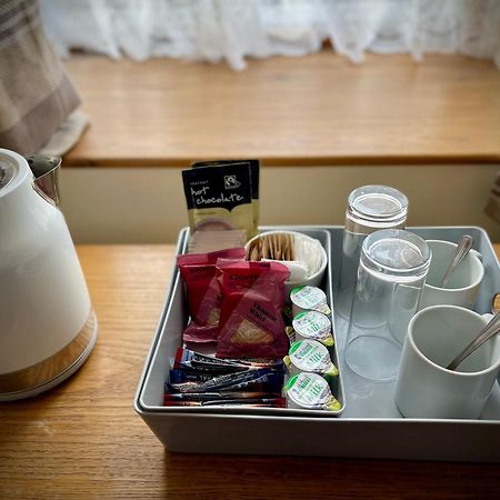 The White Horse Inn, Clun Екстер'єр фото