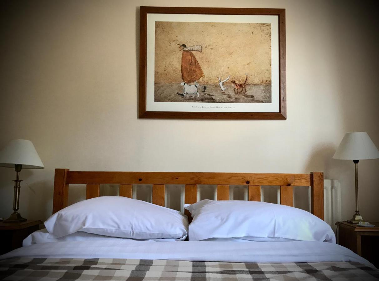 The White Horse Inn, Clun Екстер'єр фото
