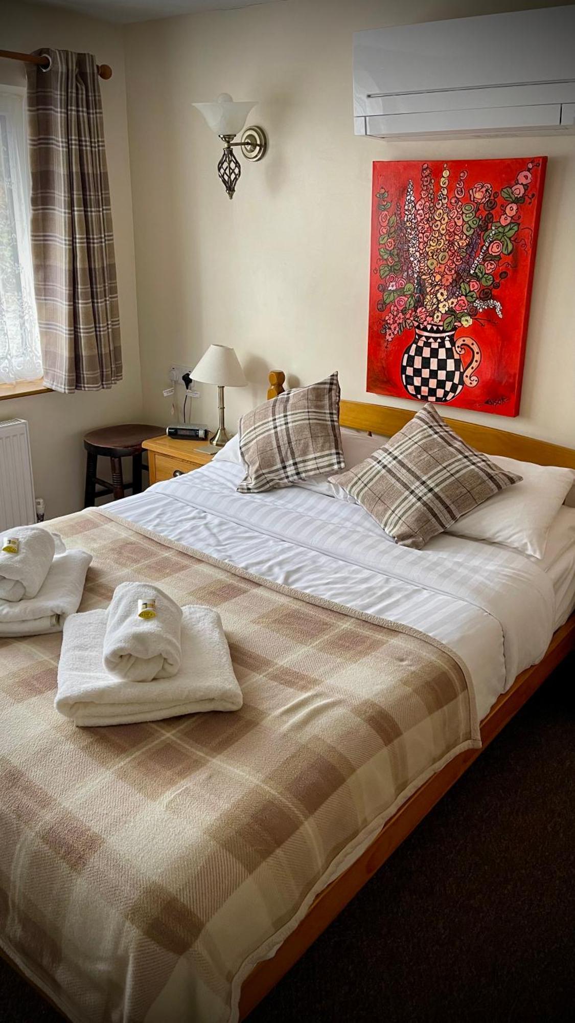 The White Horse Inn, Clun Екстер'єр фото